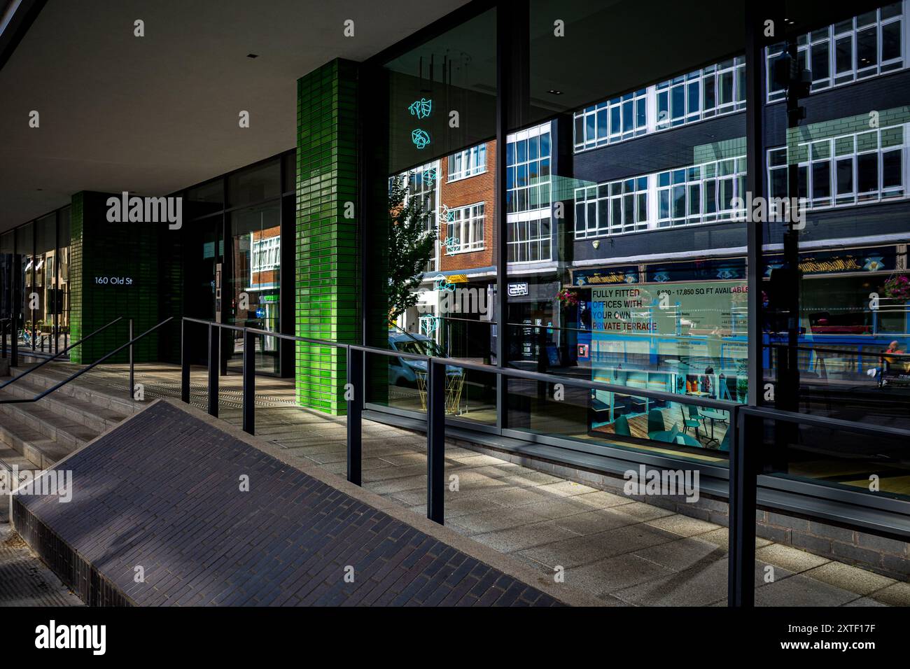 160 Old Street London - un ex Royal Mail ufficio di smistamento trasformata in un moderno edificio di uffici architetti ORM Foto Stock