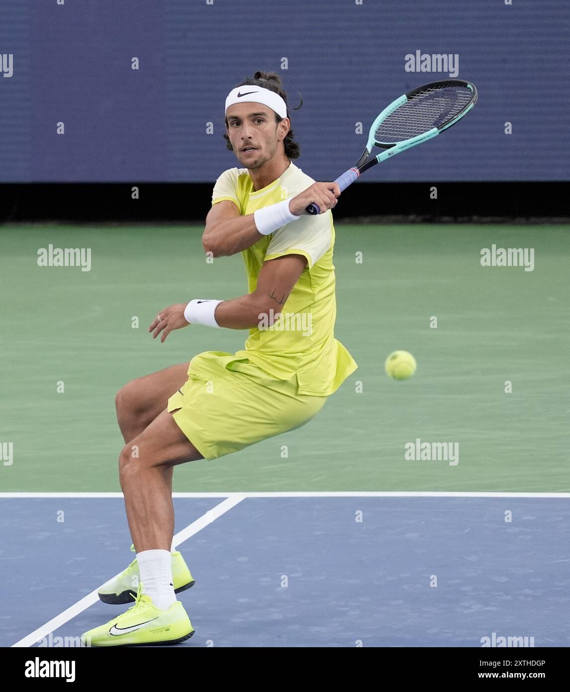 14 agosto 2024: Lorenzo Musetti (ITA) perde contro Frances Tiafoe (USA) al Western & Southern Open al Lindner Family Tennis Center di Mason, Ohio, {USA} © Leslie Billman/Tennisclix/Cal Sport Media Foto Stock