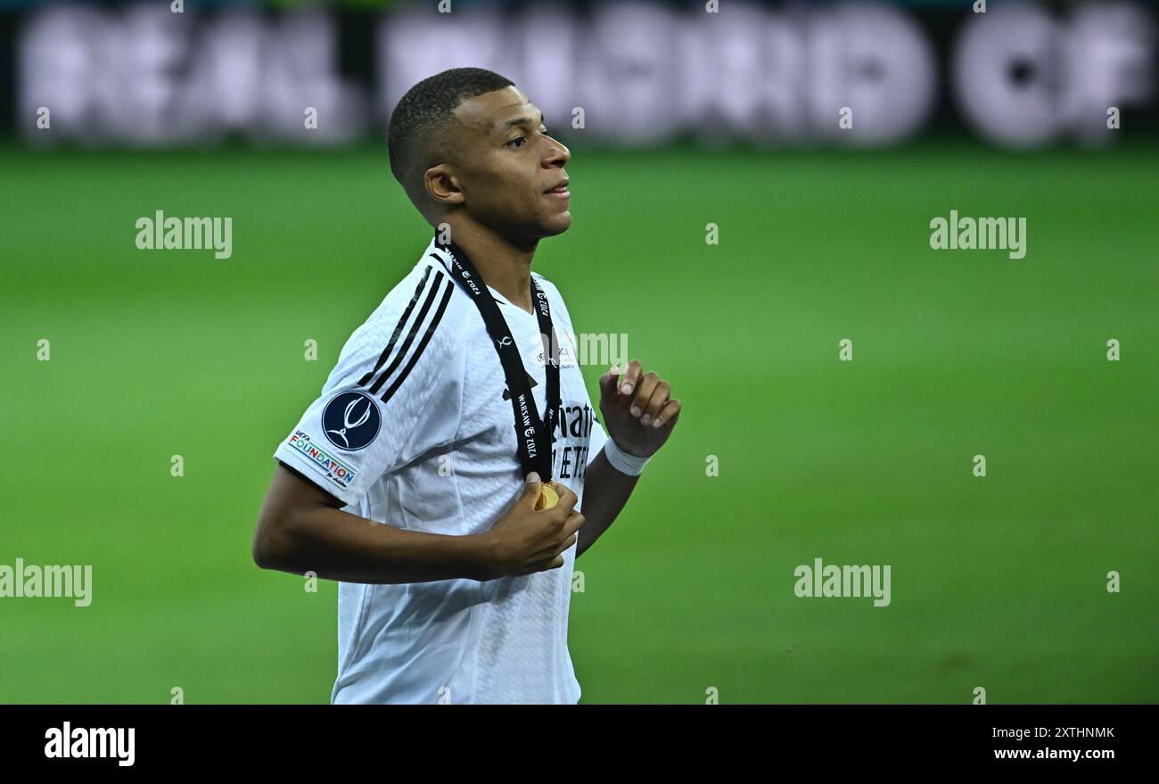 Varsavia, Polonia. 14 agosto 2024. VARSAVIA, POLONIA - 14 AGOSTO: Kylian Mbappe del Real Madrid CF celebra la vittoria della Supercoppa UEFA 2024 tra il Real Madrid e l'Atalanta BC allo Stadio Nazionale il 14 agosto 2024 a Varsavia, Polonia. Foto di Sebastian Frej credito: Sebo47/Alamy Live News Foto Stock