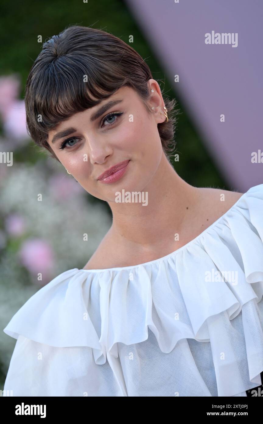 Los Angeles, Stati Uniti. 14 agosto 2024. LOS ANGELES, STATI UNITI. 14 agosto 2024: Taylor Hill alla prima della quarta stagione di Emily a Parigi all'Egyptian Theatre. Crediti fotografici: Paul Smith/Alamy Live News Foto Stock