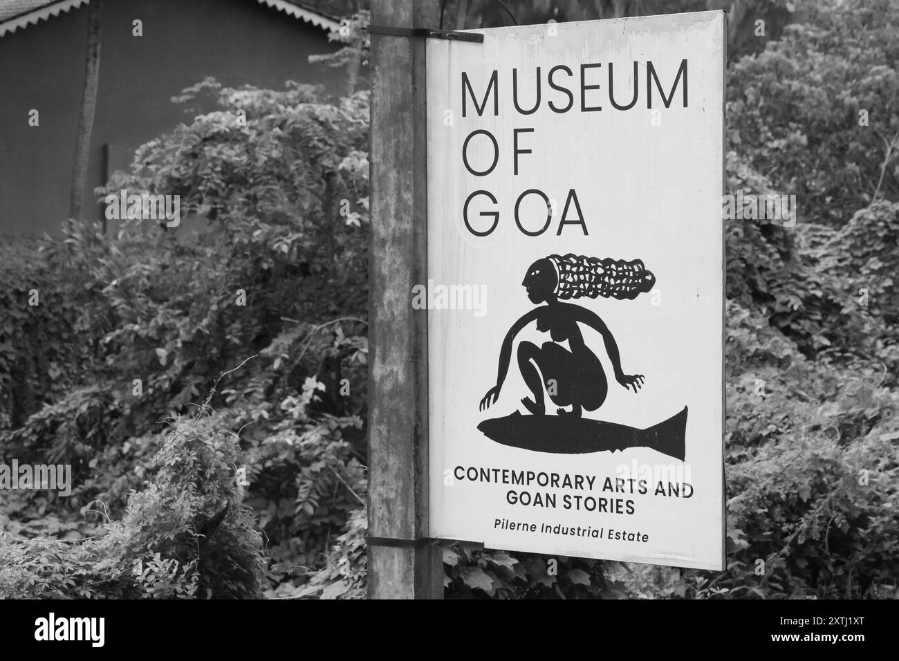Goa, India. Cartello del museo di Goa. È un museo dedicato alla vita rurale dei villaggi. Arte contemporanea e storie di Goan. Goa India, 12 agosto 2024 Foto Stock