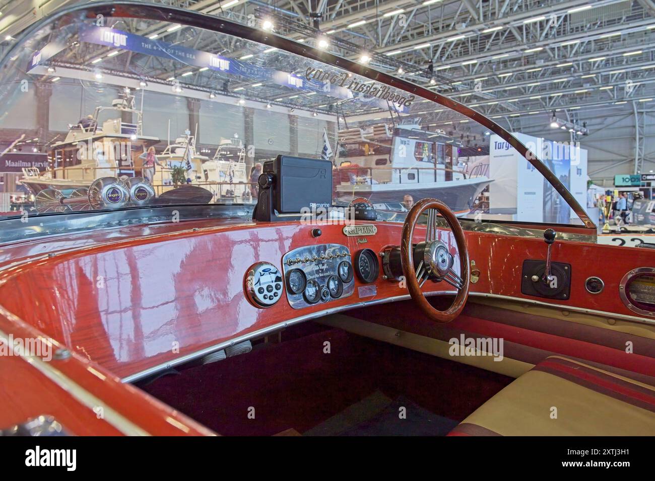 Pasila, Helsinki, Finlandia – 14 febbraio 2024: Cabina di Elite in mostra alla fiera vene – Båt (Boat) 2024 a Messukeskus Helsinki. Foto Stock
