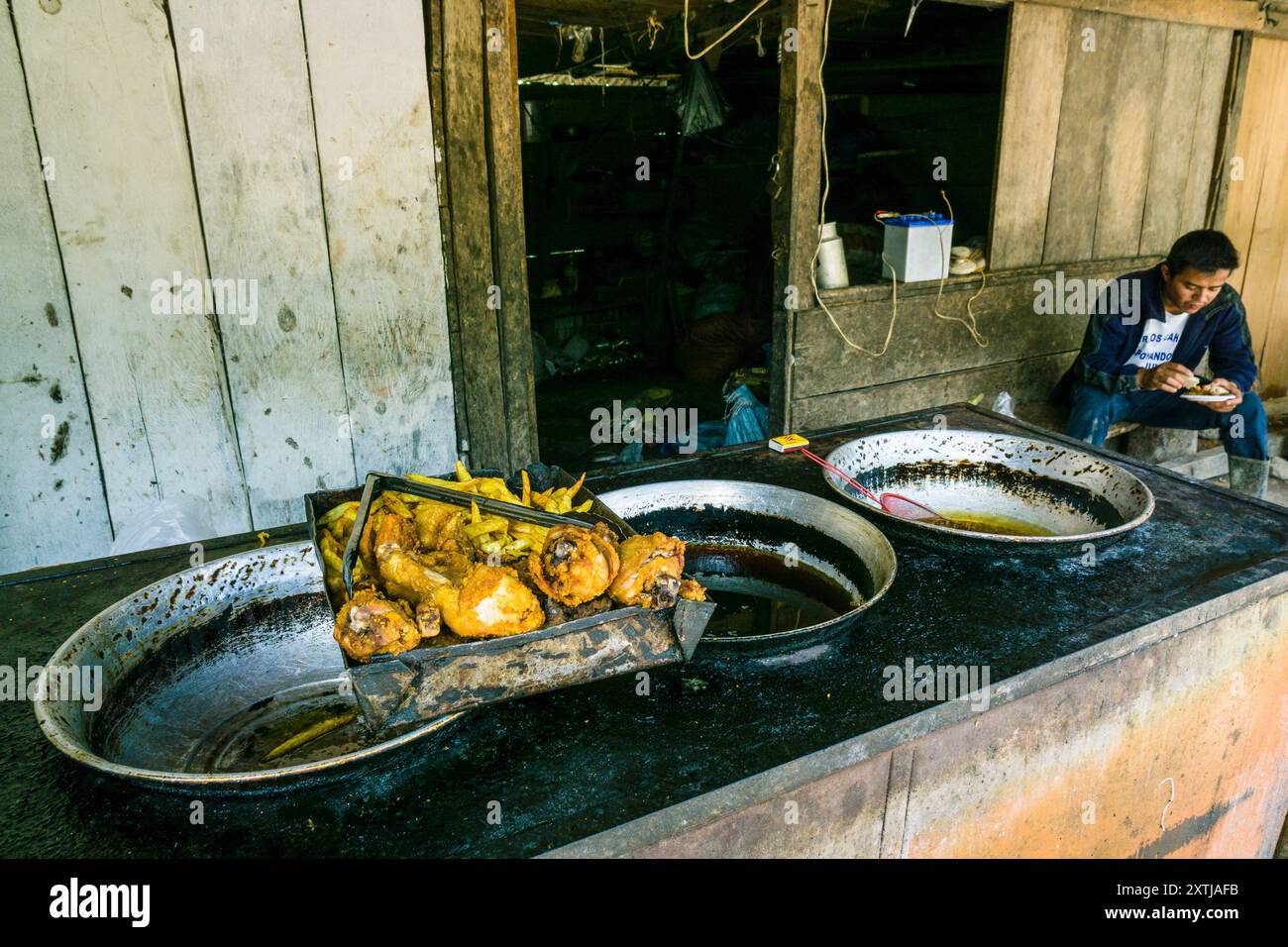 golden Chicken, la Taña, Reyna zone, Uspantan Department, Guatemala, America centrale Foto Stock golden Chicken, la Taña, Reyna zone, Uspantan Department, Guatemala, America centrale Foto Stock