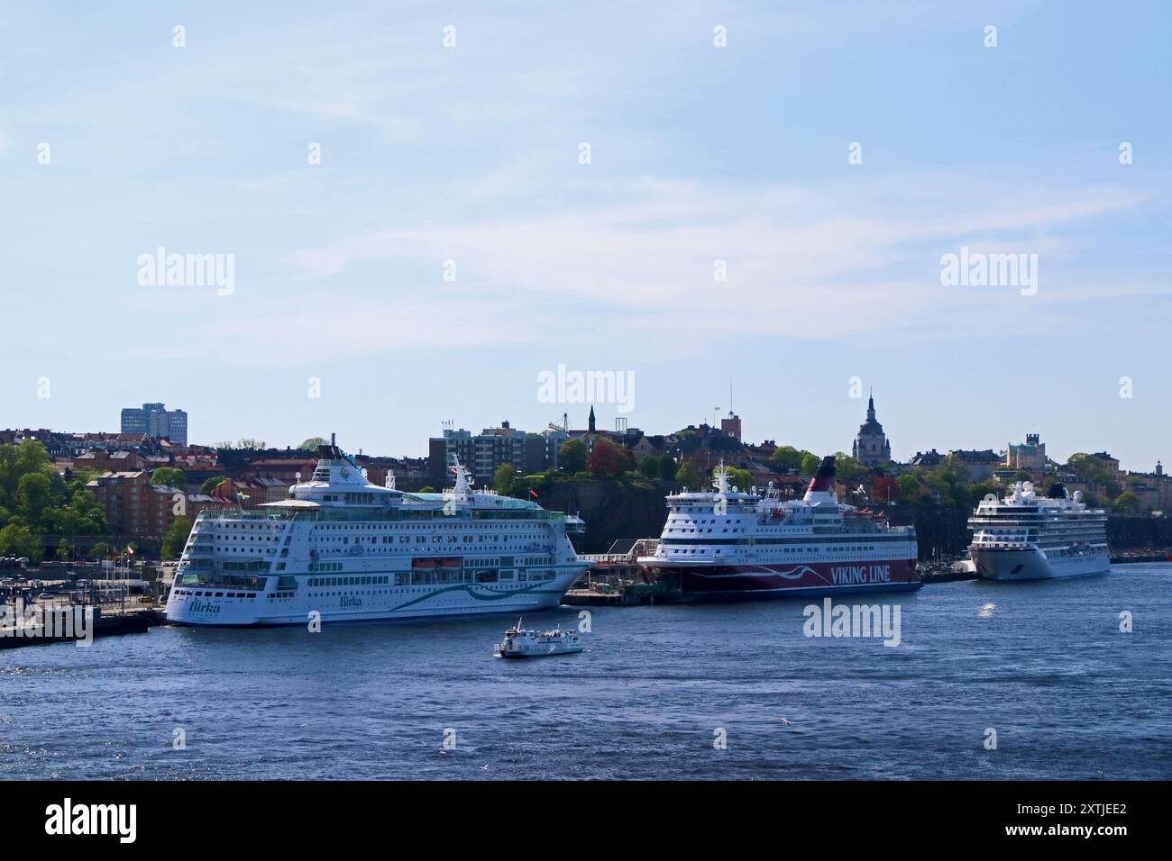 Navi traghetto nel porto di Stoccolma Foto Stock