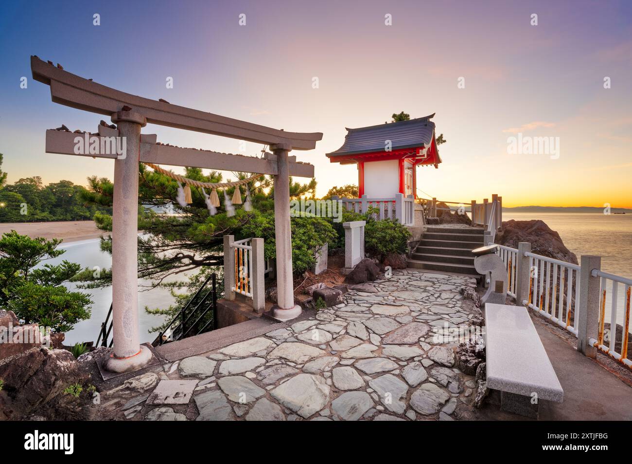 Kochi, Giappone, al Santuario di Watatsumi (Palazzo del Re Drago) al mattino. Foto Stock