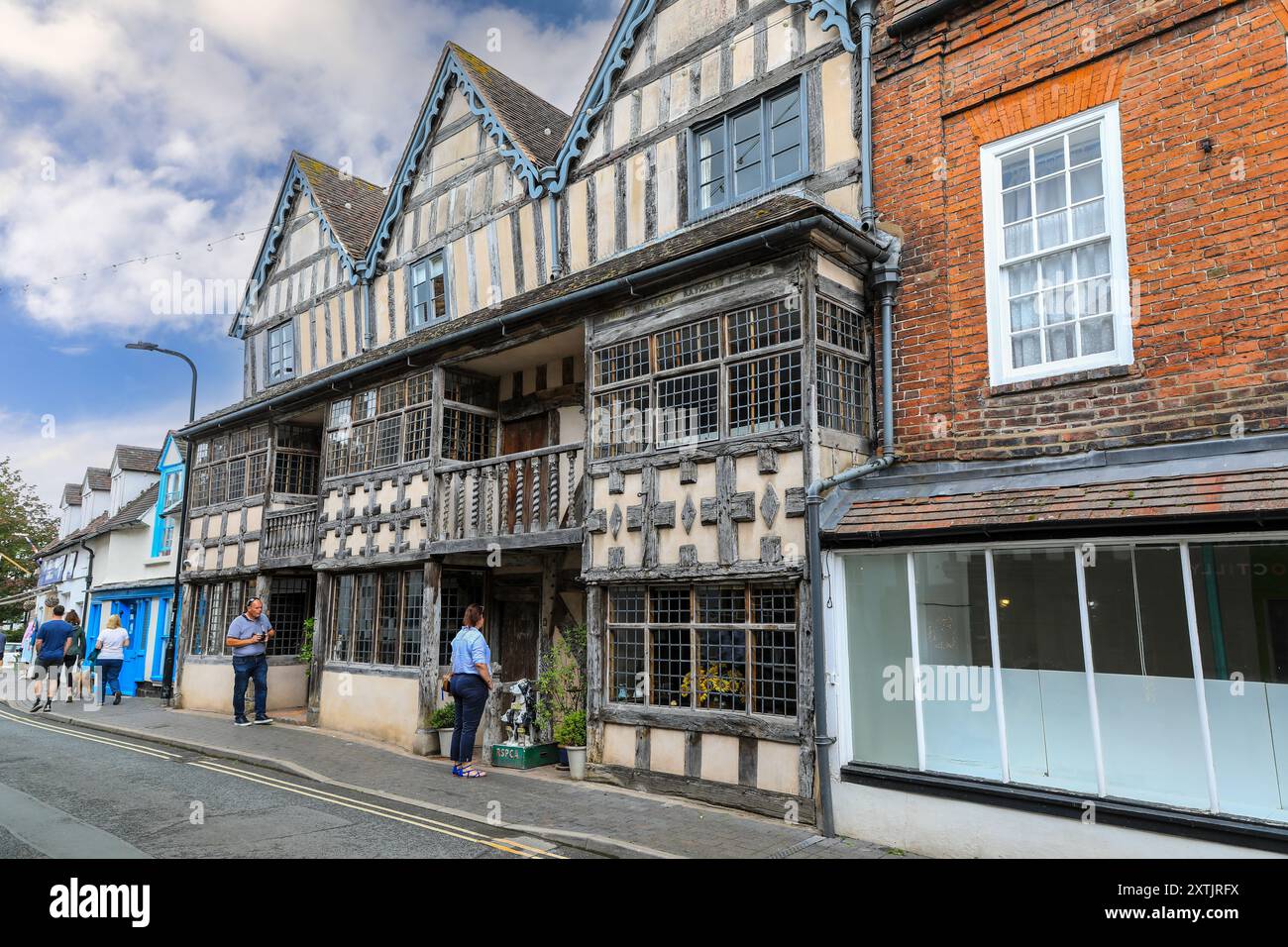 L'edificio del XV secolo Raynald's Mansion, un tempo White Hart Public House, noto anche come Reynolds Tenement, High Street, Much Wenlock, Inghilterra, Regno Unito Foto Stock