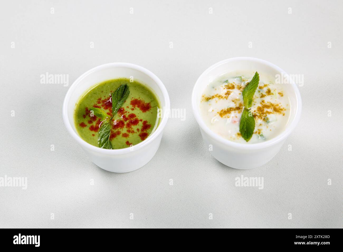 Yogurt Mint Chutney o Pudina Raita Foto Stock
