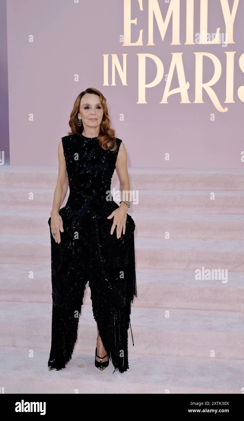 Los Angeles, California, Stati Uniti. 14 agosto 2024. Philippine Leroy-Beaulieu partecipa alla prima della quarta parte di Netflix "Emily in Paris" all'Egyptian Theatre Hollywood il 14 agosto 2024 a Los Angeles, California. Crediti: Jeffrey Mayer/Media Punch/Alamy Live News Foto Stock