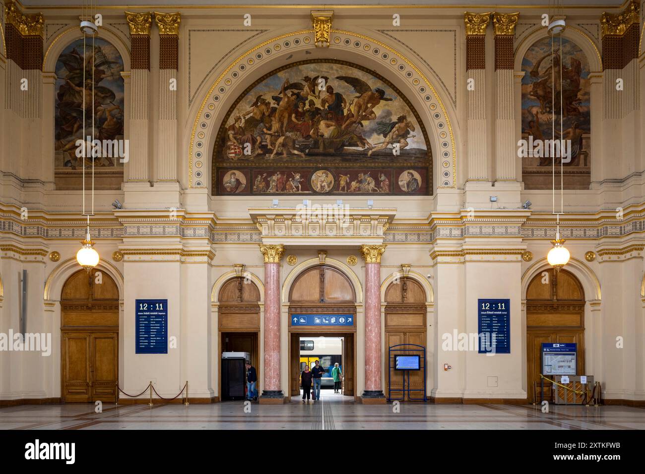 Interno della stazione Keleti di Budapest Foto Stock