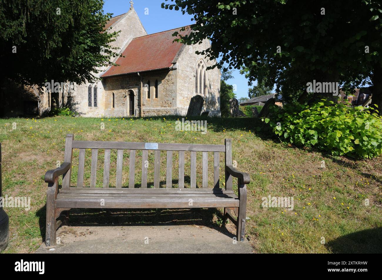 Panca commemorativa del Giubileo d'argento della Regina Elisabetta, Upton Cambridgeshire Foto Stock