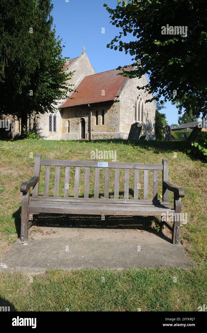 Panca commemorativa del Giubileo d'argento della Regina Elisabetta, Upton Cambridgeshire Foto Stock
