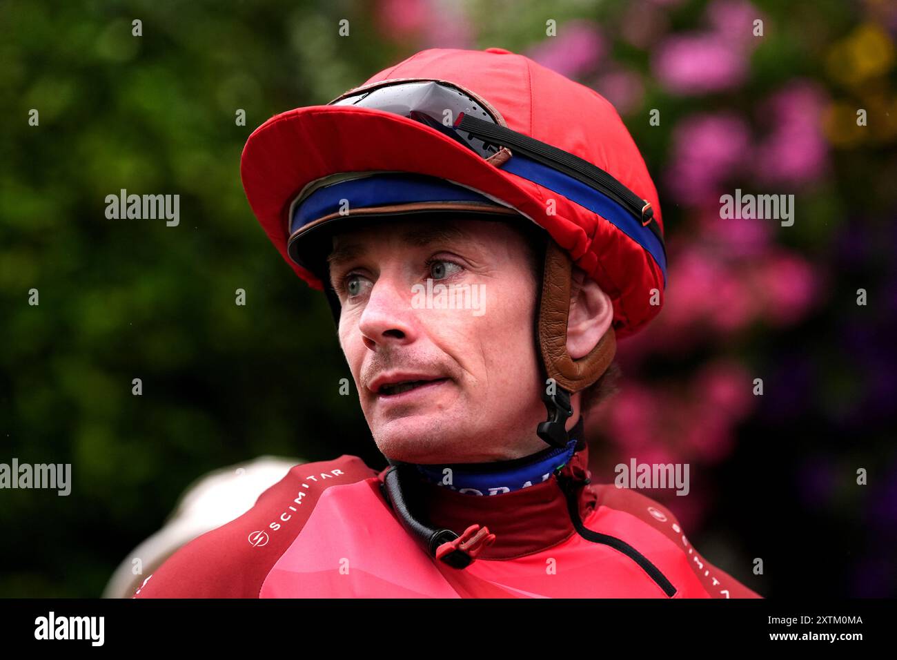 Jockey Kieran o'Neill dopo aver vinto la Tote Placepot Leg 4 Racing League Race 25 handicap con Horse Night Breeze durante la Racing League all'ippodromo Royal Windsor di Windsor. Data foto: Giovedì 15 agosto 2024. Foto Stock