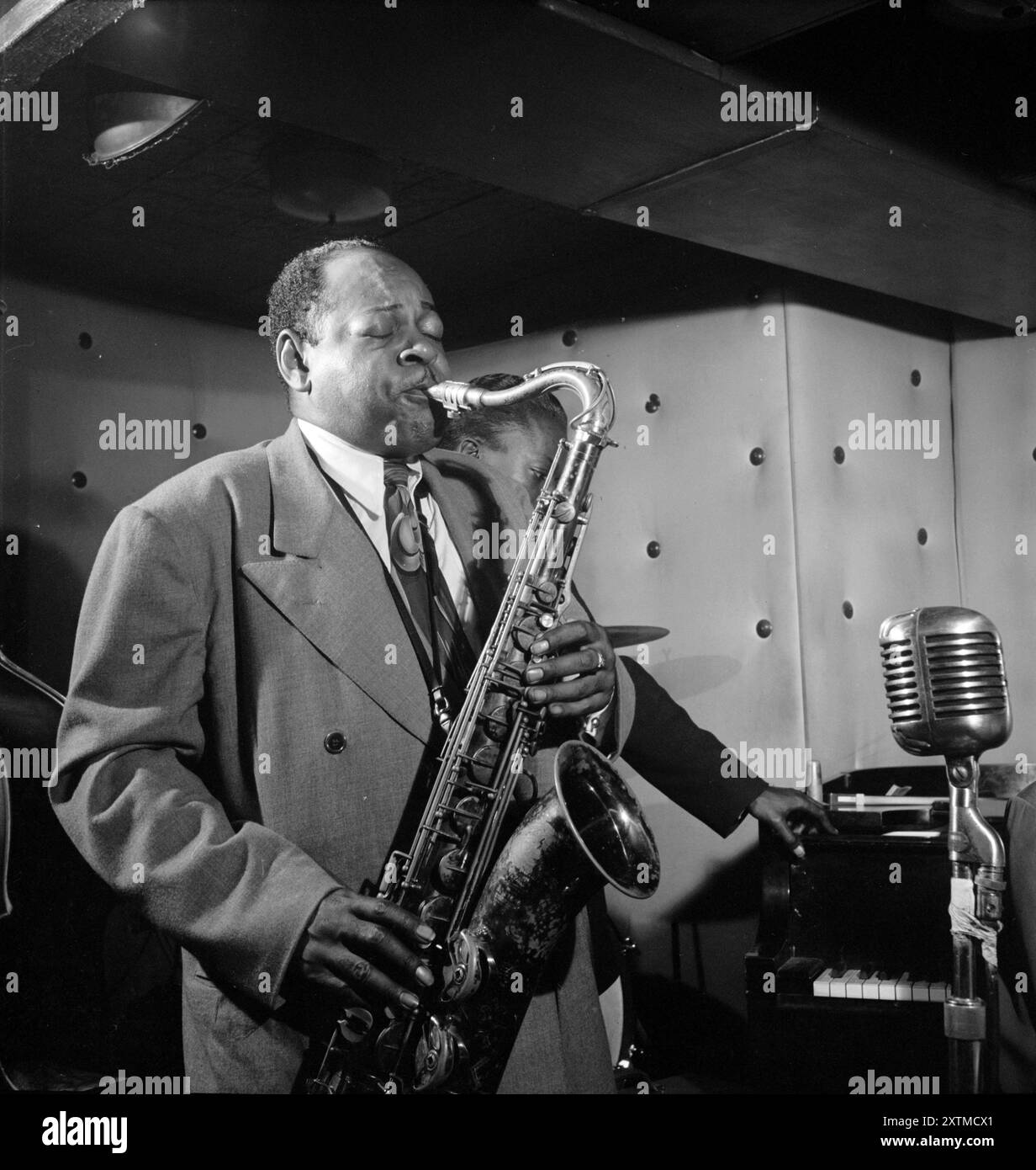 Coleman Hawkins, Coleman Randolph Hawkins (1904 – 1969), sassofonista jazz statunitense Foto Stock