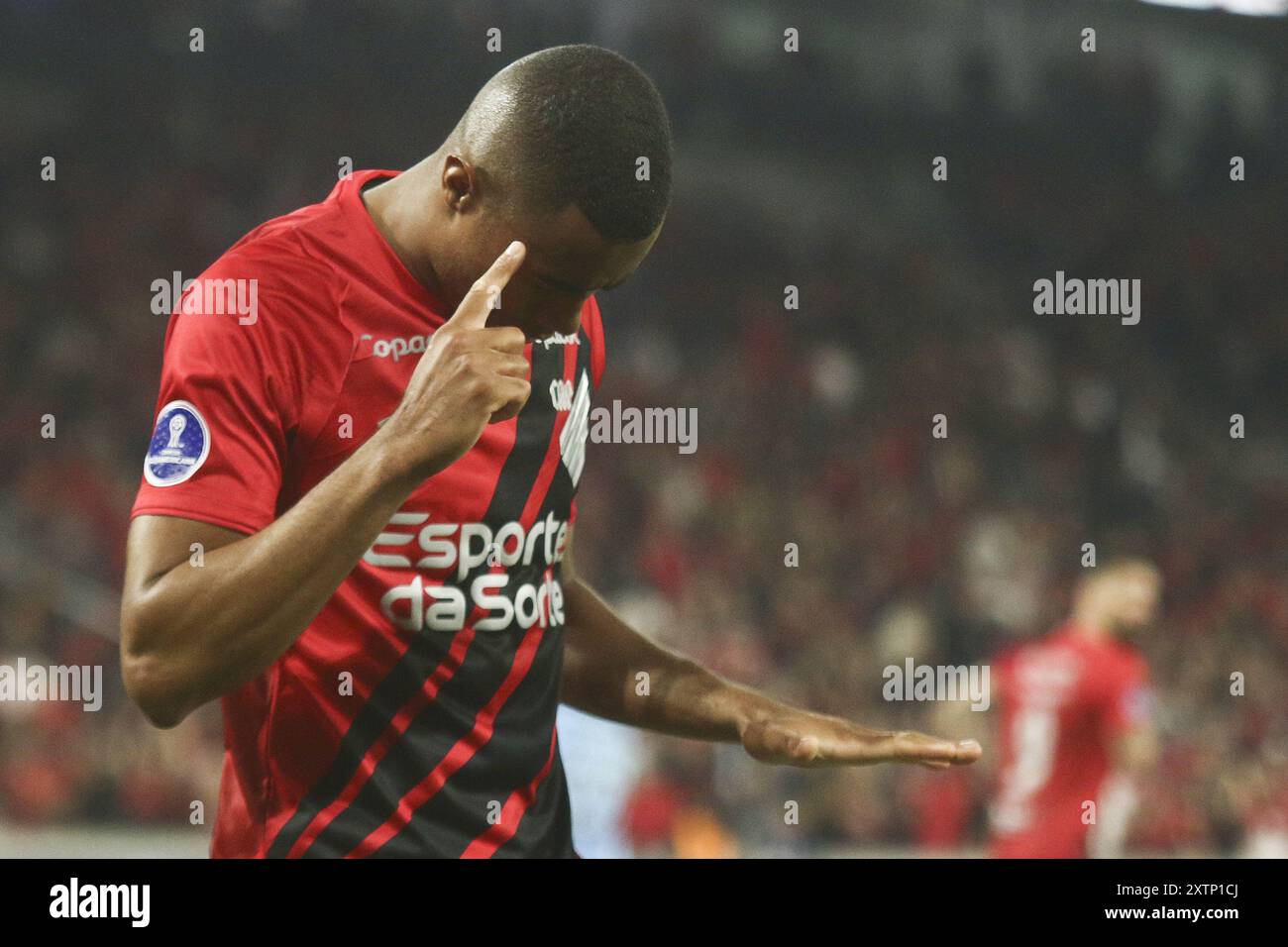 Curitiba, Brasile. 15 agosto 2024. PR - CURITIBA - 08/15/2024 - COPPA SUDAMERICA 2024, ATHLETICO-PR x BELGRANO - Erick giocatore di Athletico-PR celebra il suo gol durante la partita contro il Belgrano allo stadio Arena da Baixada per il campionato di Coppa Sudamerica 2024. Foto: Gabriel Machado/AGIF (foto di Gabriel Machado/AGIF/Sipa USA) credito: SIPA USA/Alamy Live News Foto Stock