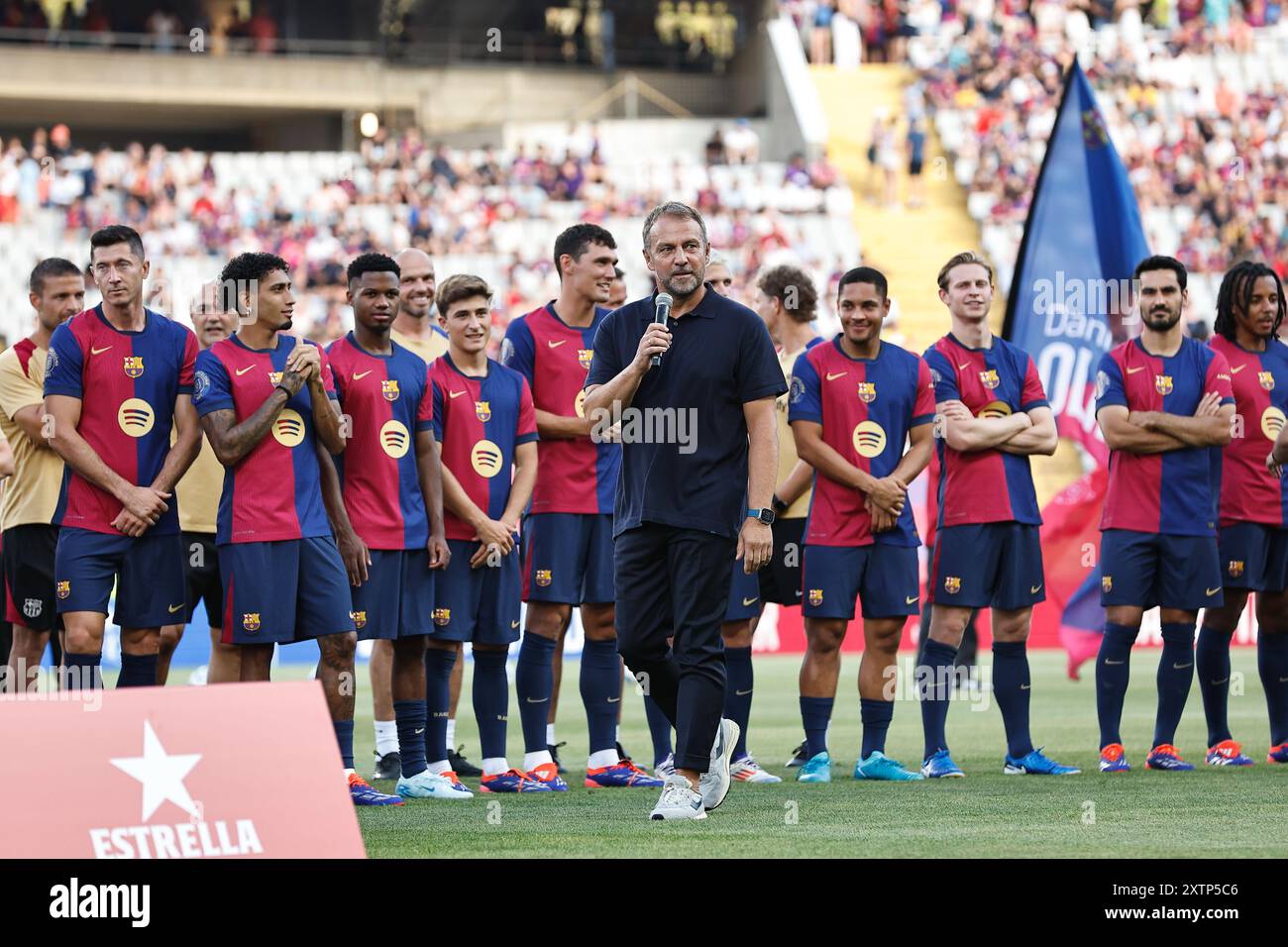 Hansi Flick (Barcellona), 12 AGOSTO 2024 - calcio: Partita spagnola "Joan Gamper Cup" tra FC Barcelona 0-3 COME Monaco all'Estadi Olimpic Lluis Companys di Barcellona, Spagna. (Foto di Mutsu Kawamori/AFLO) Foto Stock