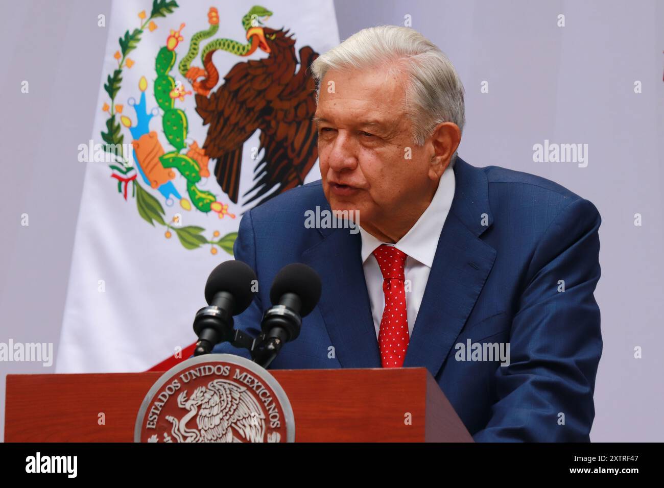 Città del Messico, Messico. 15 agosto 2024. Il presidente messicano Andres Manuel Lopez Obrador interviene durante la cerimonia di portabandiera degli atleti messicani paralimpici che parteciperanno ai Giochi Paralimpici di Parigi 2024, al Palazzo Nazionale. Il 15 agosto 2024 a città del Messico, Messico. (Foto di Carlos Santiago/ credito: Eyepix Group/Alamy Live News Foto Stock