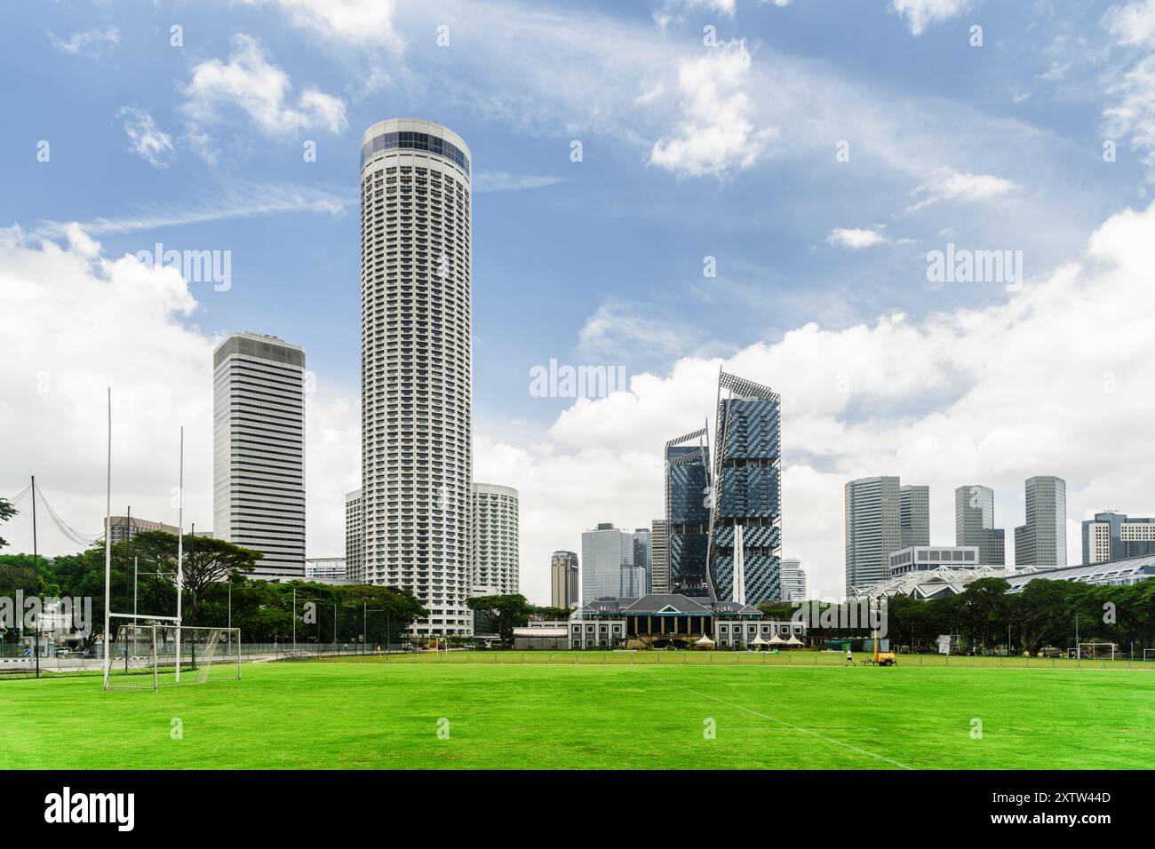 Vista dei grattacieli e di altri edifici moderni di Singapore Foto Stock