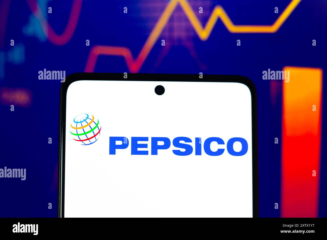 In questa immagine, il logo PepsiCo, Inc. Viene visualizzato sullo schermo di uno smartphone. Foto Stock