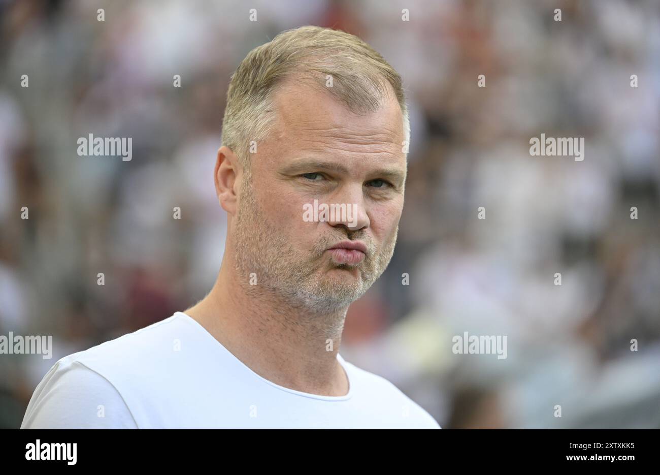 Direttore sportivo Fabian Wohlgemuth VfB Stuttgart, ritratto, gesto, gesto, premuroso, MHPArena, MHP Arena Stuttgart, Baden-Wuerttemberg, Germa Foto Stock