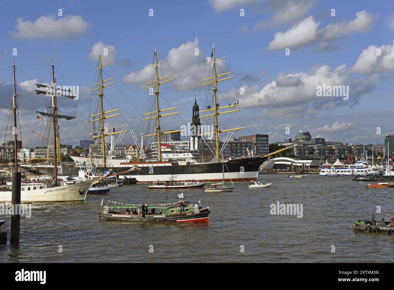 Europa, Germania, città anseatica di Amburgo, porto, Elba, sfilata di arrivo del windjammer Peking restaurato, quattro maestri costruiti ad Amburgo nel 1911, Fly Foto Stock