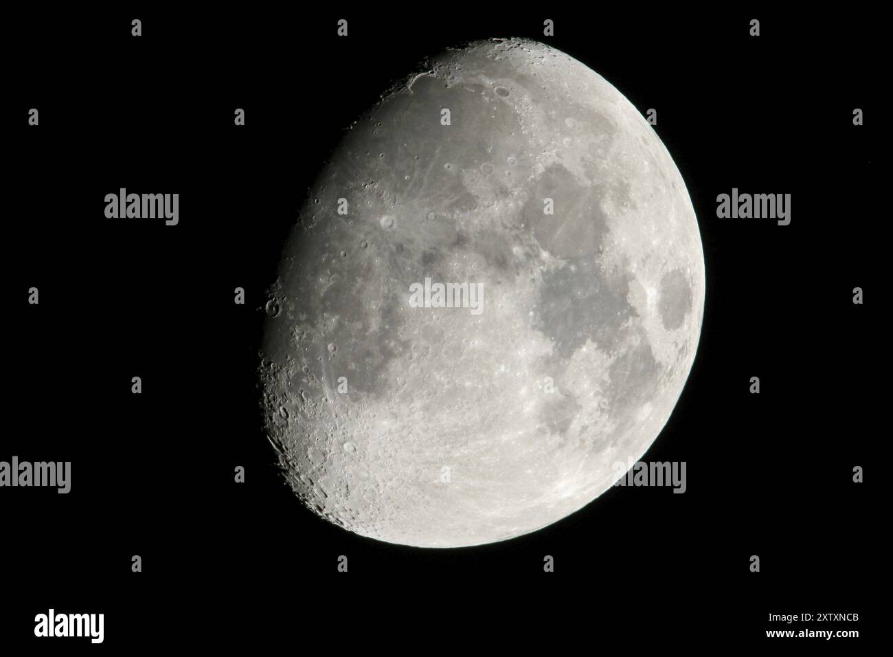 Tre quarti di luna, pianeta, corpo celeste, tiro notturno, distretto di Bad Duerkheim, Renania-Palatinato, Germania, Europa Foto Stock