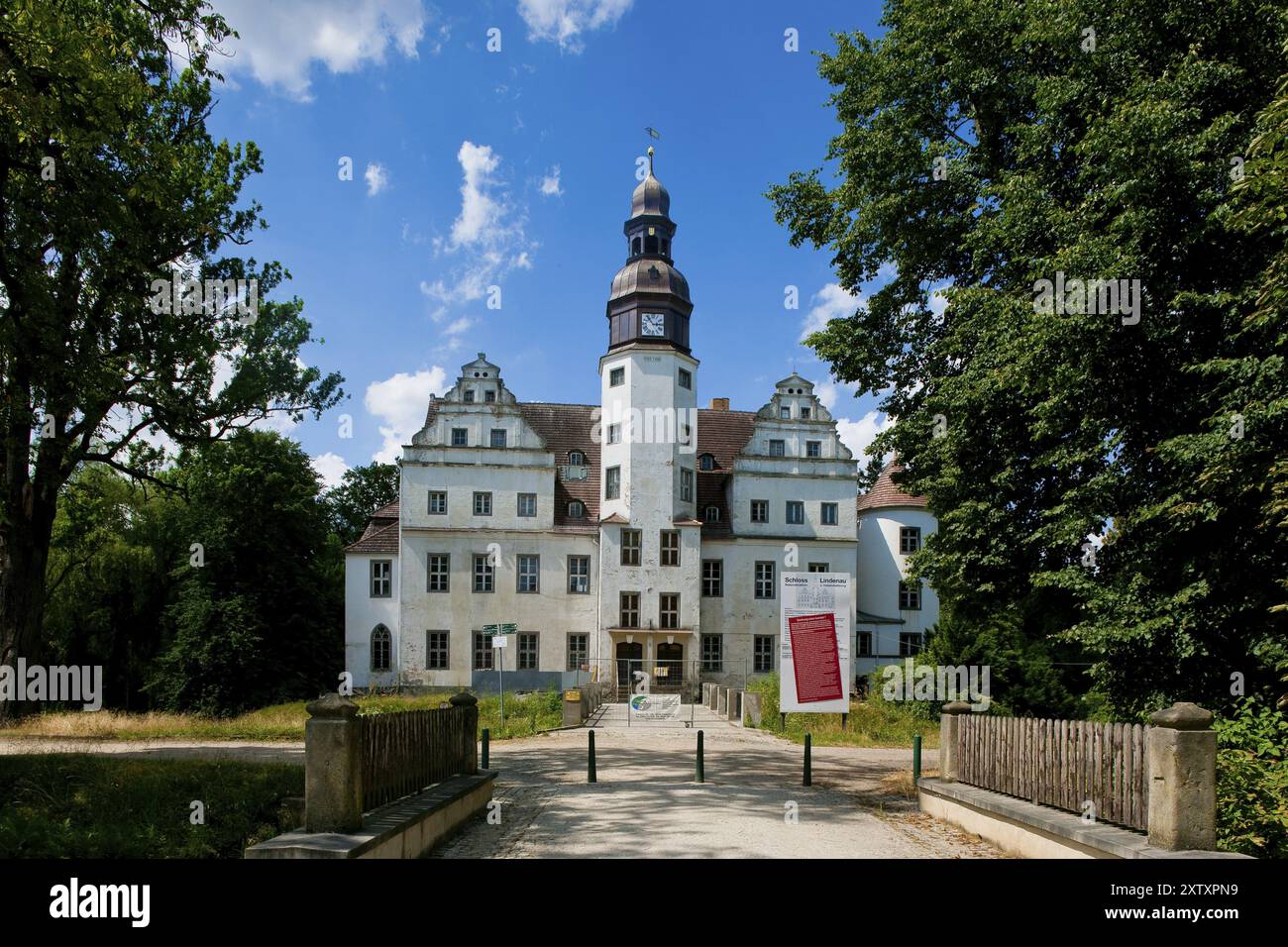 Il castello di Lindenau si trova nella città di Lindenau, nel distretto di Oberspreewald-Lausitz. Il castello rinascimentale è un patrimonio culturale Foto Stock