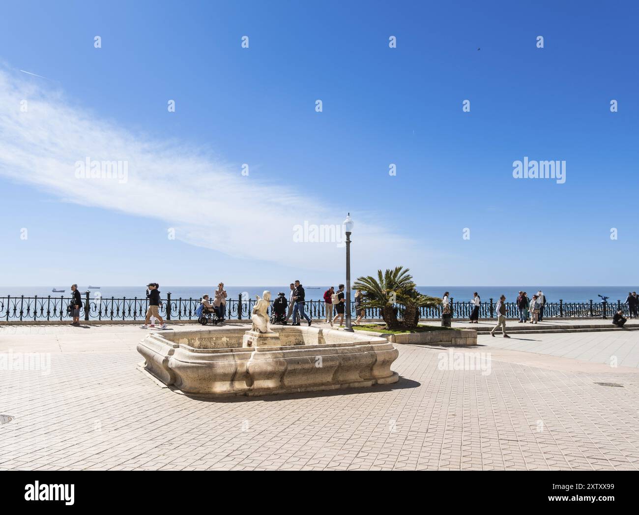 Vista della baia di Tarragona, Spagna, dal punto di vista Balco del Mediterrani, Europa Foto Stock
