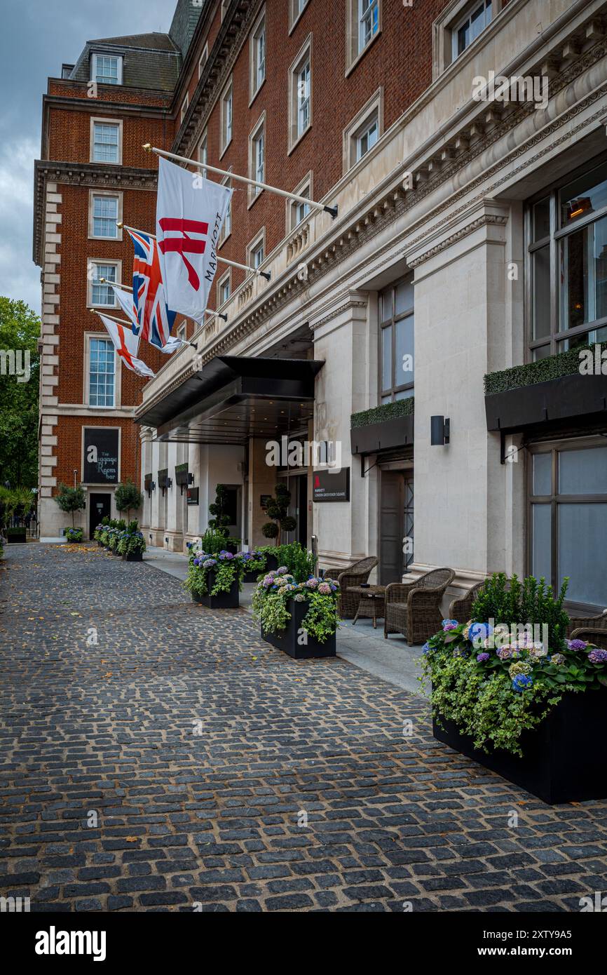 London Marriott Hotel Grosvenor Square. Hotel di lusso a cinque stelle nel centro di Londra. Marriott Hotel Mayfair Londra. Costruito nel 1964. Foto Stock