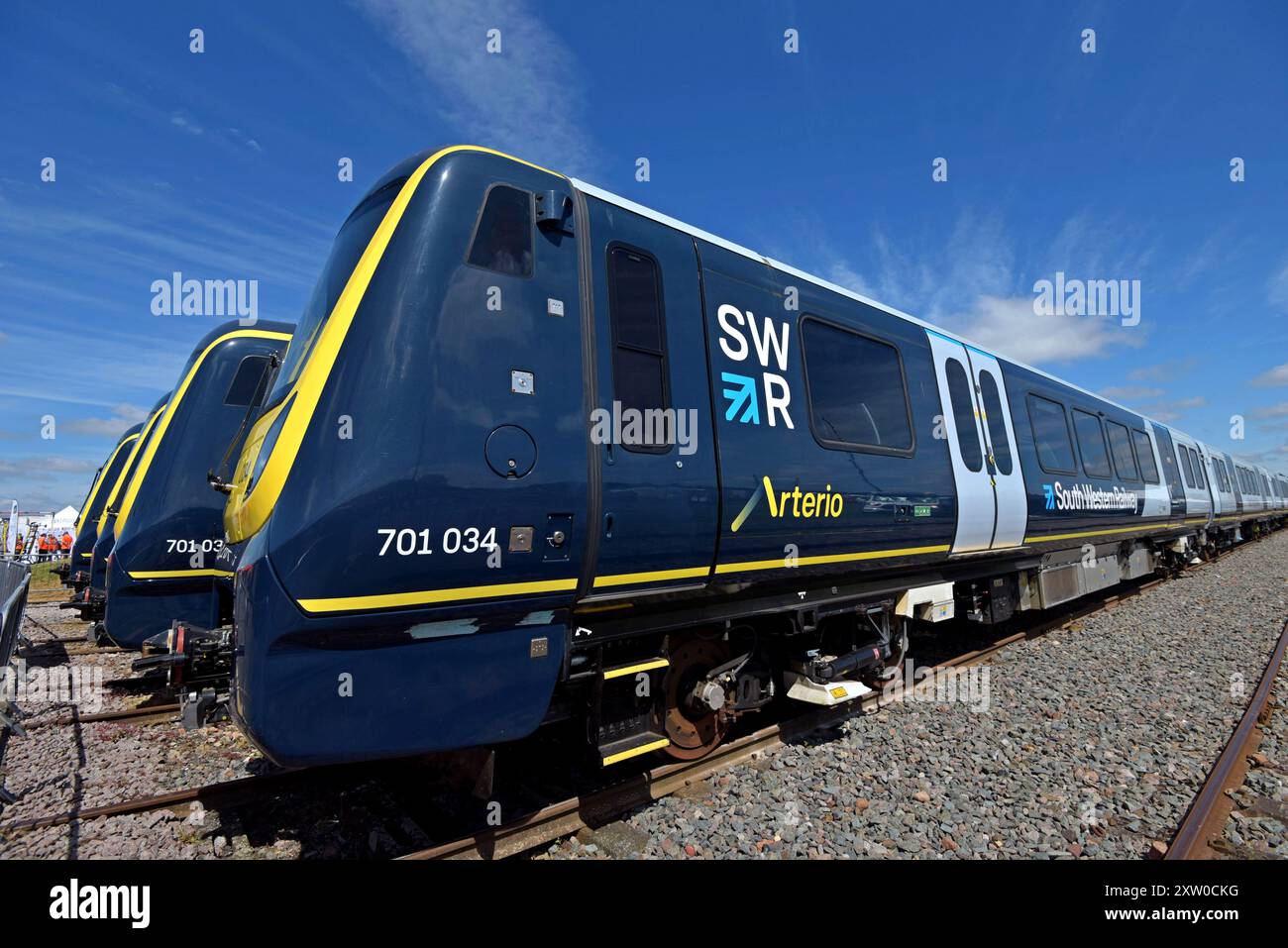 New South Western Railway SWR Arterio classe 701 Alstom treni in deposito presso il deposito di Long Marston Rail, Warwickshire, giugno 2024 Foto Stock