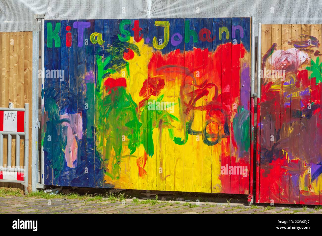 Recinzione da costruzione colorata, Germania Foto Stock