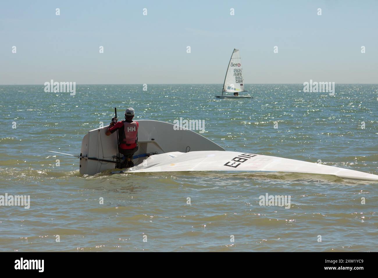 Regate di Dinghy a Hythe, Kent, Regno Unito. Foto Stock