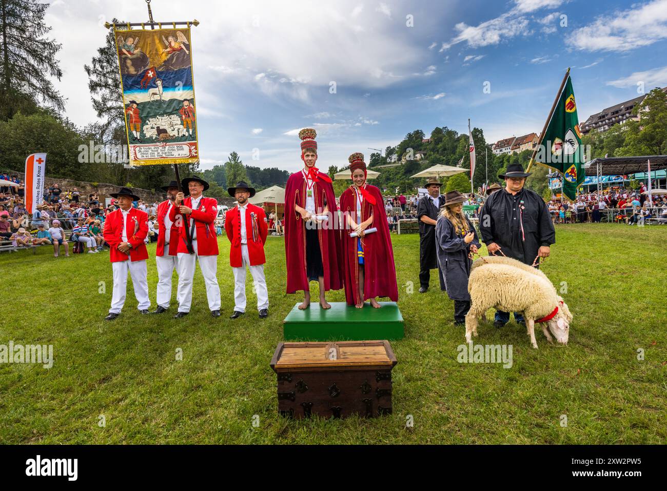 Cerimonia di incoronazione dopo la Shepherd's Run 2024 a Wildberg, Baden-Württemberg, Germania Foto Stock
