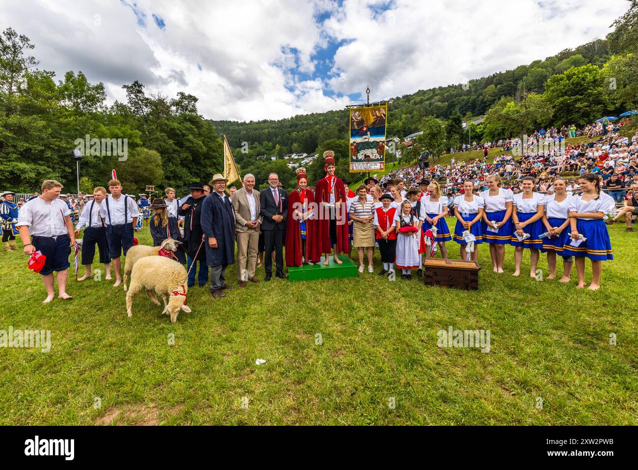 Cerimonia di incoronazione dopo la Shepherd's Run 2024 a Wildberg, Baden-Württemberg, Germania Foto Stock