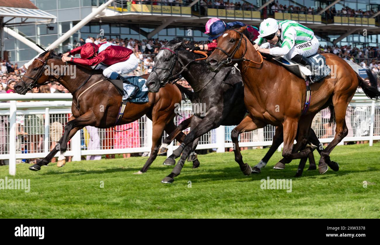 Newbury, Berkshire; Tiber Flow e il fantino Tom Marquand vincono nel 2024 la corsa del gruppo 2 BetVictor Hungerford Stakes per l'allenatore William Haggas e i proprietari Jon e Julia Aisbitt. Crediti JTW equine Images / Alamy Live News. Foto Stock