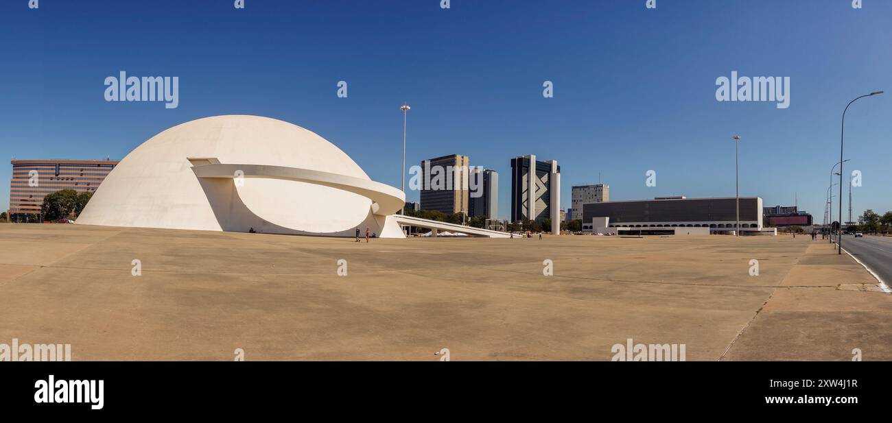 Brasilia, Brasile - 22 luglio 2024: Museo nazionale della Repubblica, vista panoramica esterna. Foto Stock
