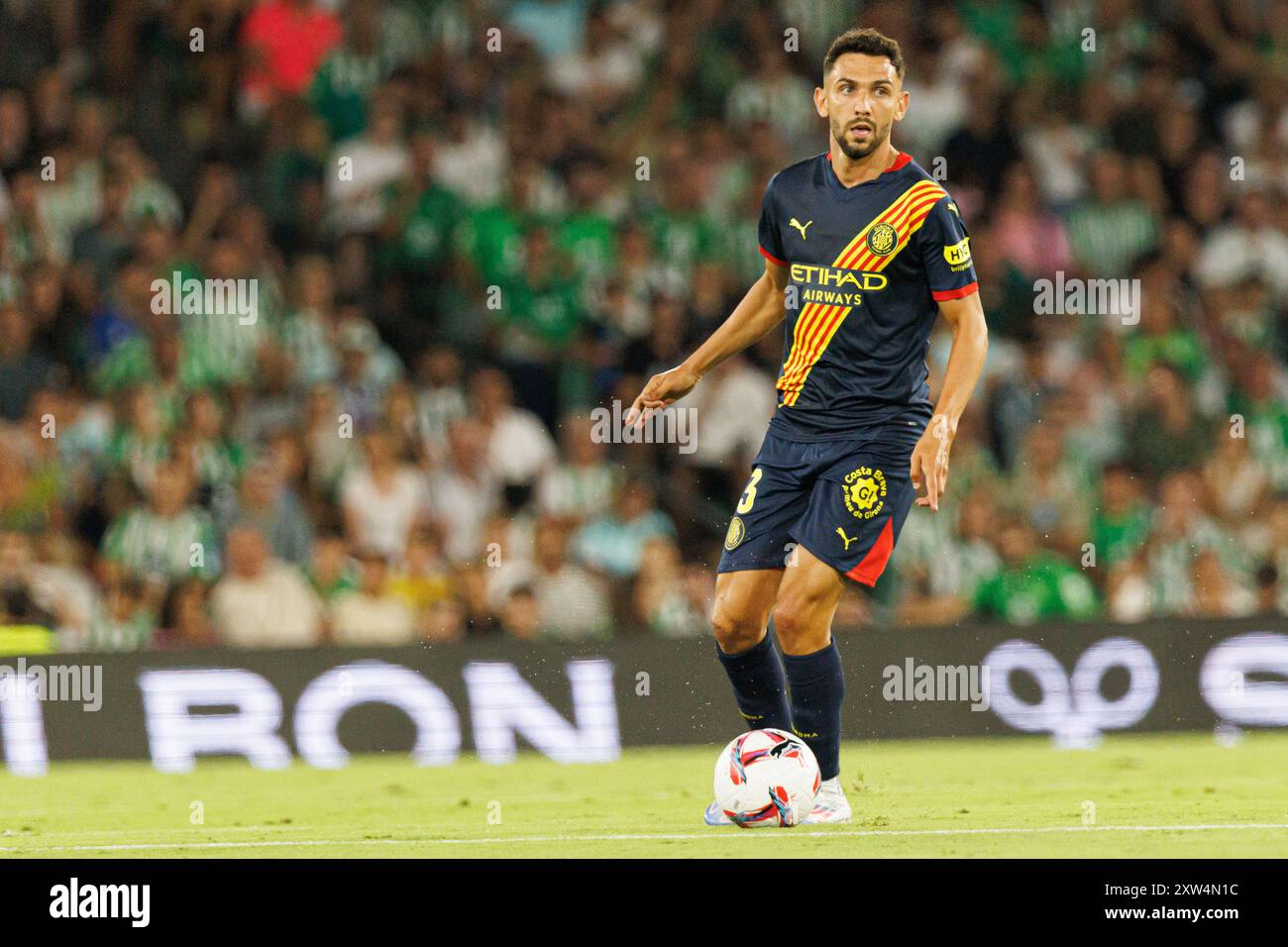 Ivan Martin durante la partita di LaLiga EASPORTS tra le squadre del Real Betis Balompie e del Girona FC all'Estadio Benito Villamarin (Maciej Rogowski) Foto Stock