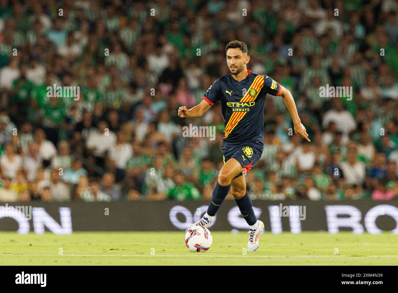 Ivan Martin durante la partita di LaLiga EASPORTS tra le squadre del Real Betis Balompie e del Girona FC all'Estadio Benito Villamarin (Maciej Rogowski) Foto Stock