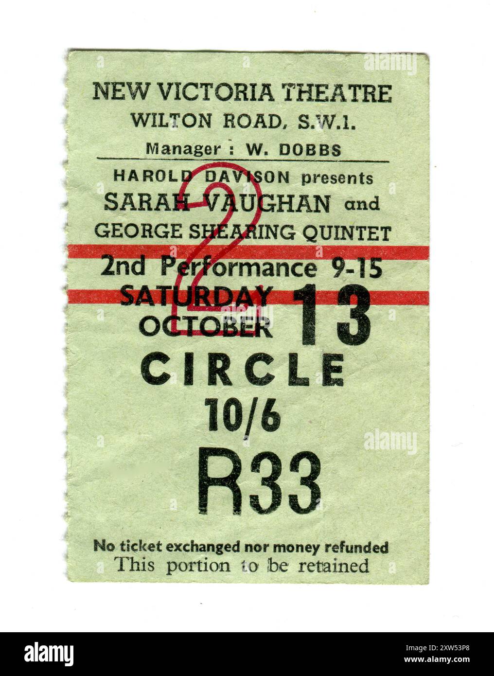 1962 - biglietto d'ingresso per un concerto jazz vintage per vedere Sarah Vaughan e il George Shearing Quintet esibirsi al New Victoria Theatre di Londra sabato 13 ottobre 1962. Questo concerto è stato organizzato dall'agente musicale Harold Davidson. Foto Stock