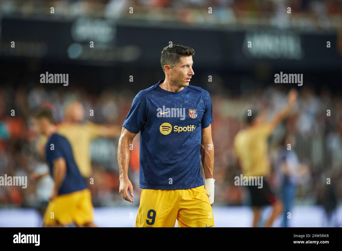 Robert Lewandowski del FC Barcelona visto in azione durante la partita tra il Valencia CF e il FC Barcelona allo stadio Mestalla. Punteggio finale; Foto Stock