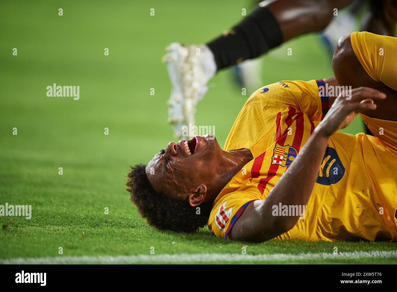 Alejandro Balde del FC Barcelona visto in azione durante la partita tra il Valencia CF e il FC Barcelona allo stadio Mestalla. Punteggio finale; Foto Stock