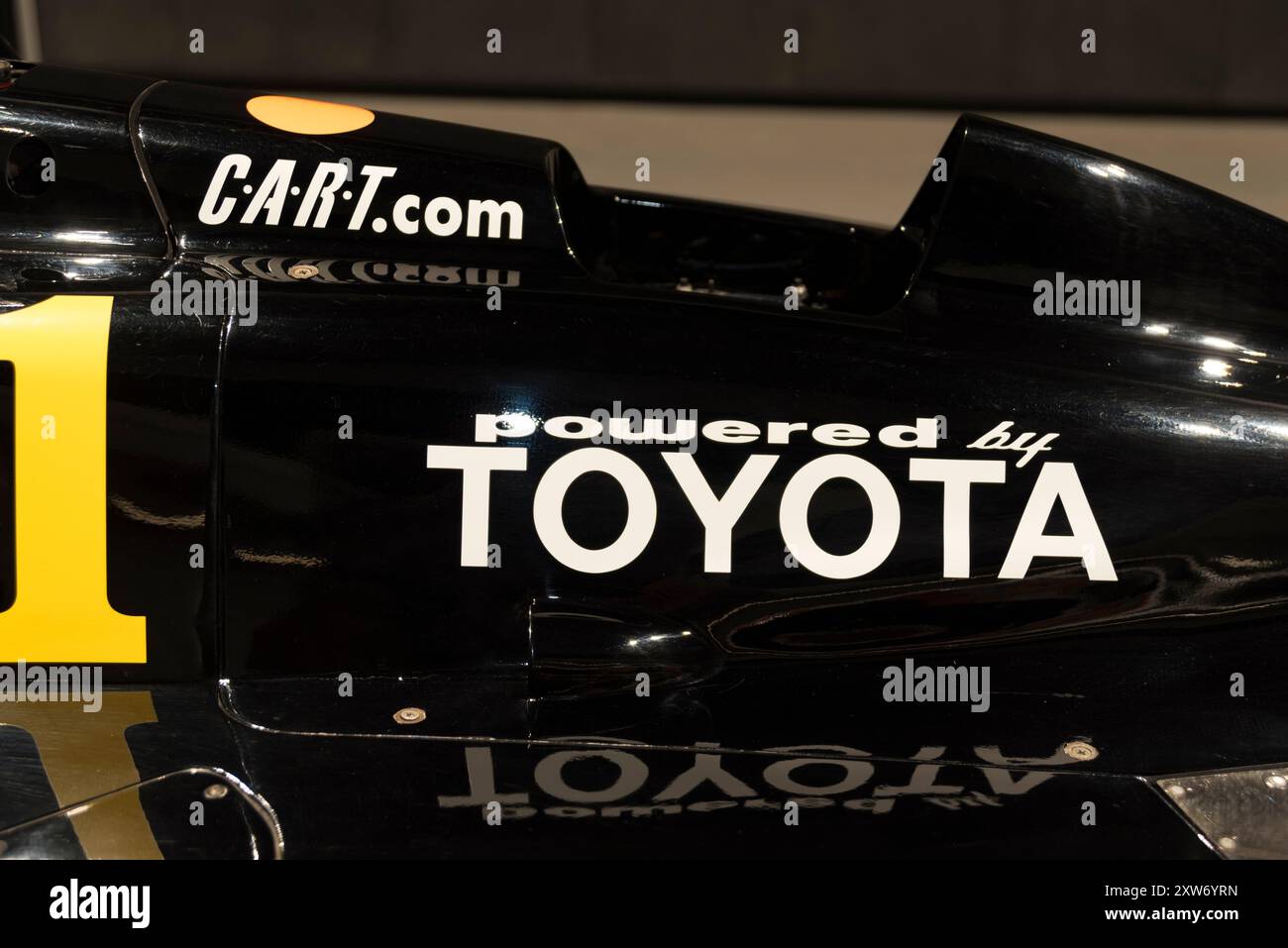 Oyama-cho, Sunto-gun, Shizuoka, Giappone - 27 marzo 2023: Newman/Haas Racing Toyota Lola B2/00, anno modello 2002, Paese USA Giappone in primo piano, su displ Foto Stock