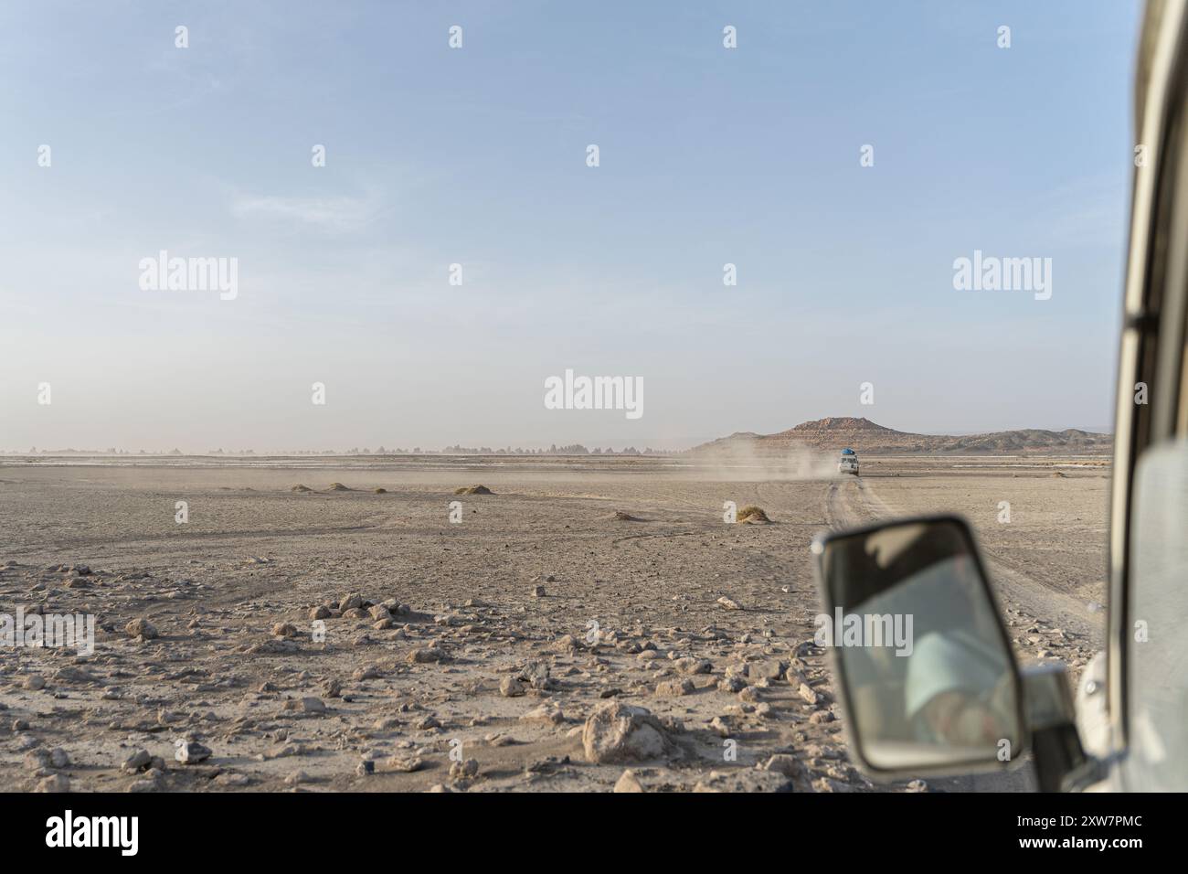 In viaggio verso una creazione ultraterrena nel lago Abbe, Gibuti Foto Stock