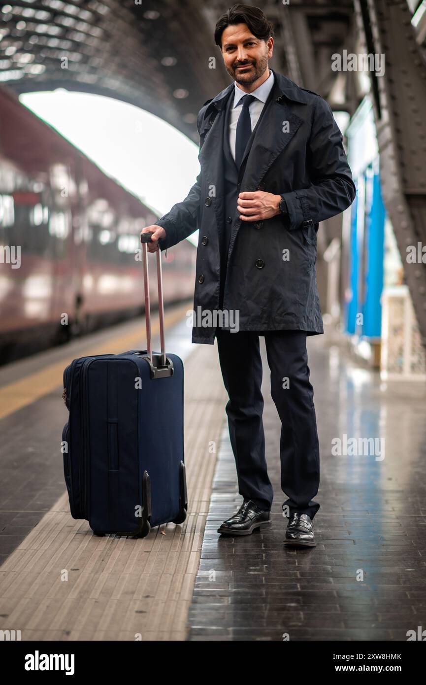 Ritratto di un " commuter " in una stazione ferroviaria Foto Stock