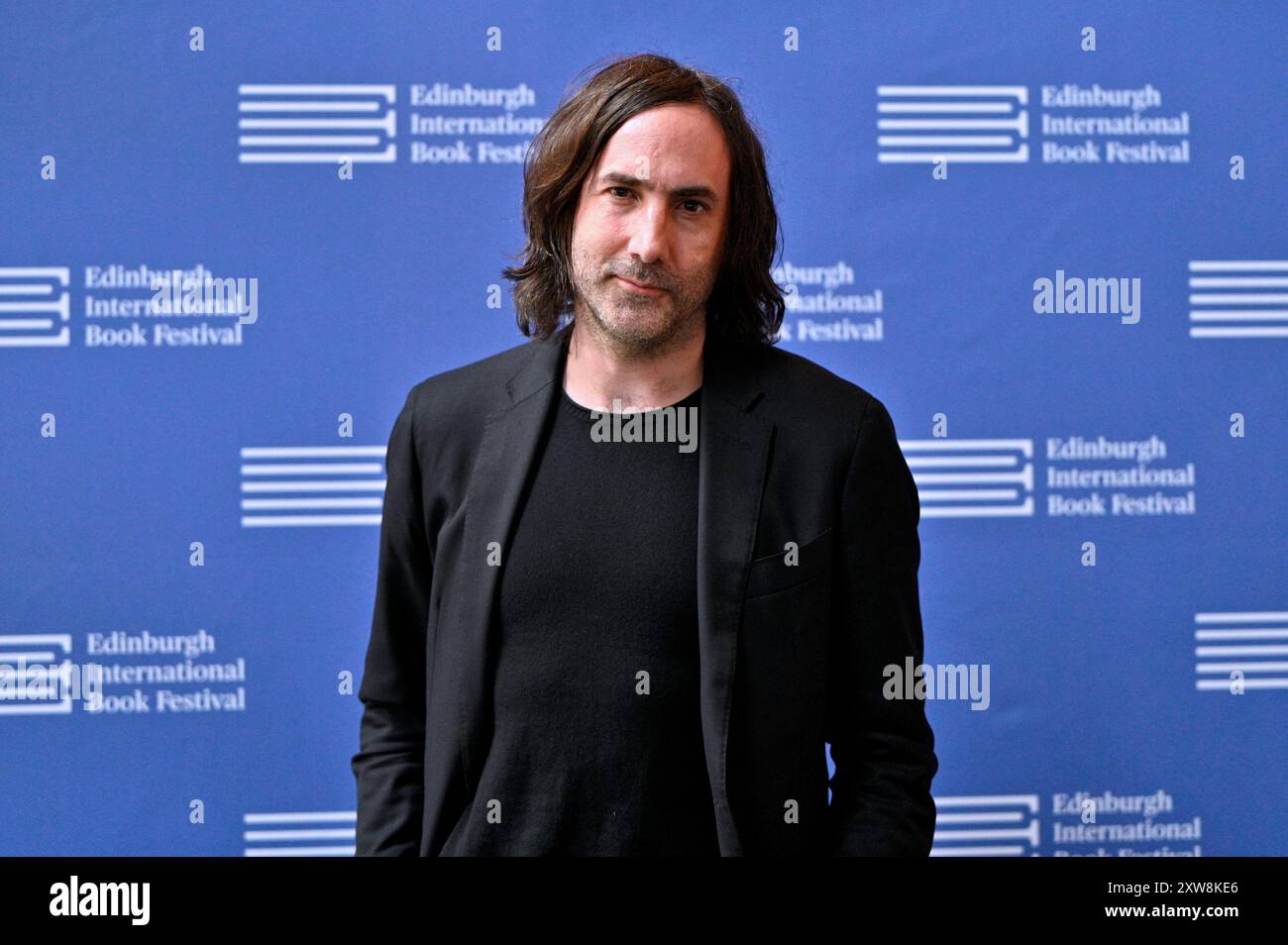 Edimburgo, Scozia, Regno Unito. 18 agosto 2024. Festival internazionale del libro di Edimburgo: Paul Lynch, autore vincitore di numerosi premi, al photocall ufficiale. Vincitore del Booker Prize 2023 con il libro canzone del profeta. Crediti: Craig Brown/Alamy Live News Foto Stock