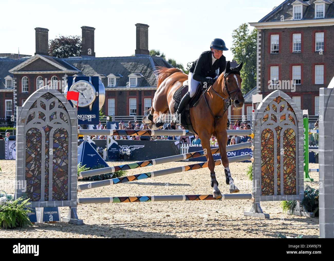 LONDRA, REGNO UNITO. 16 agosto 2024. Nadja Peter Steiner è una rider che ha completato il LGCT London 2024 Lugano Diamonds Trophy presso il Royal Hospital Chelsea di Londra, Regno Unito durante il Longines Global Champions Tour. Credito: Vedi li/Picture Capital/Alamy Live News Foto Stock