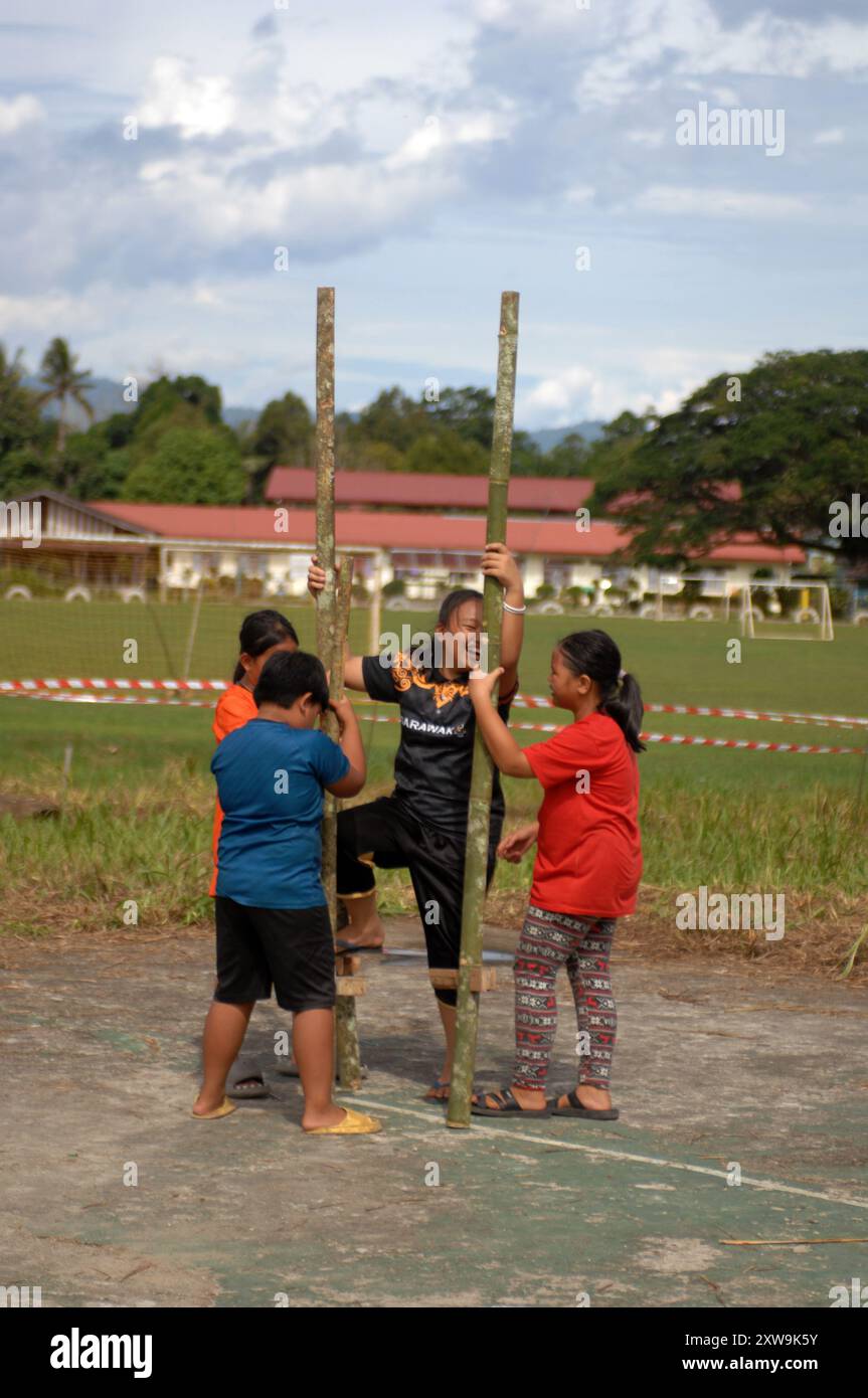 Gare di palafitte e festival locale, Bongkud, Ranau, Sabah, Malesia. Foto Stock