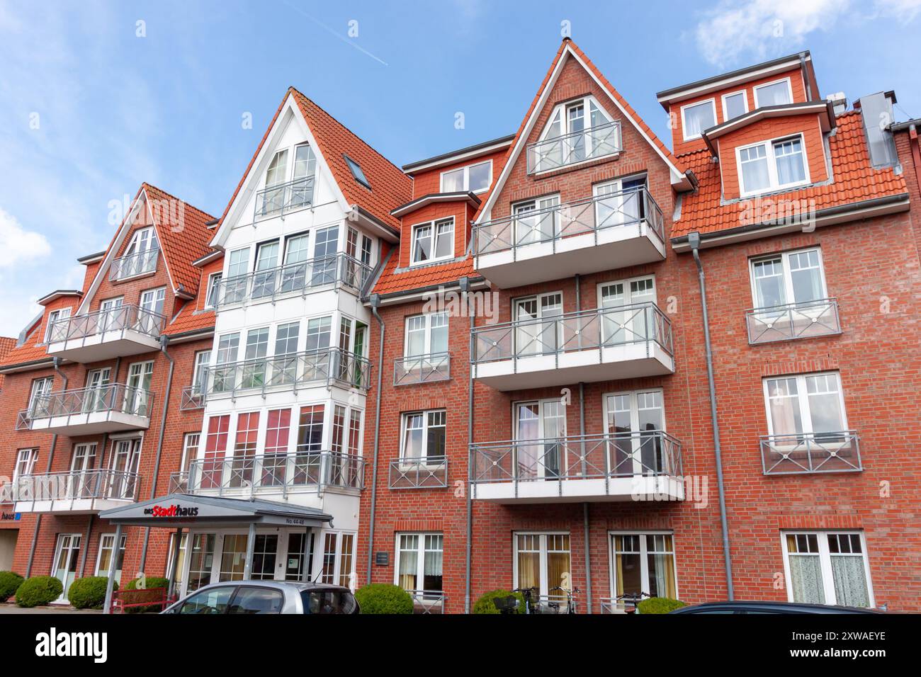 CUXHAVEN, GERMANIA - 15 AGOSTO 2024: Il DAS Stadthaus di Cuxhaven offre assistenza a tempo pieno, vacanze e cure a breve termine Foto Stock
