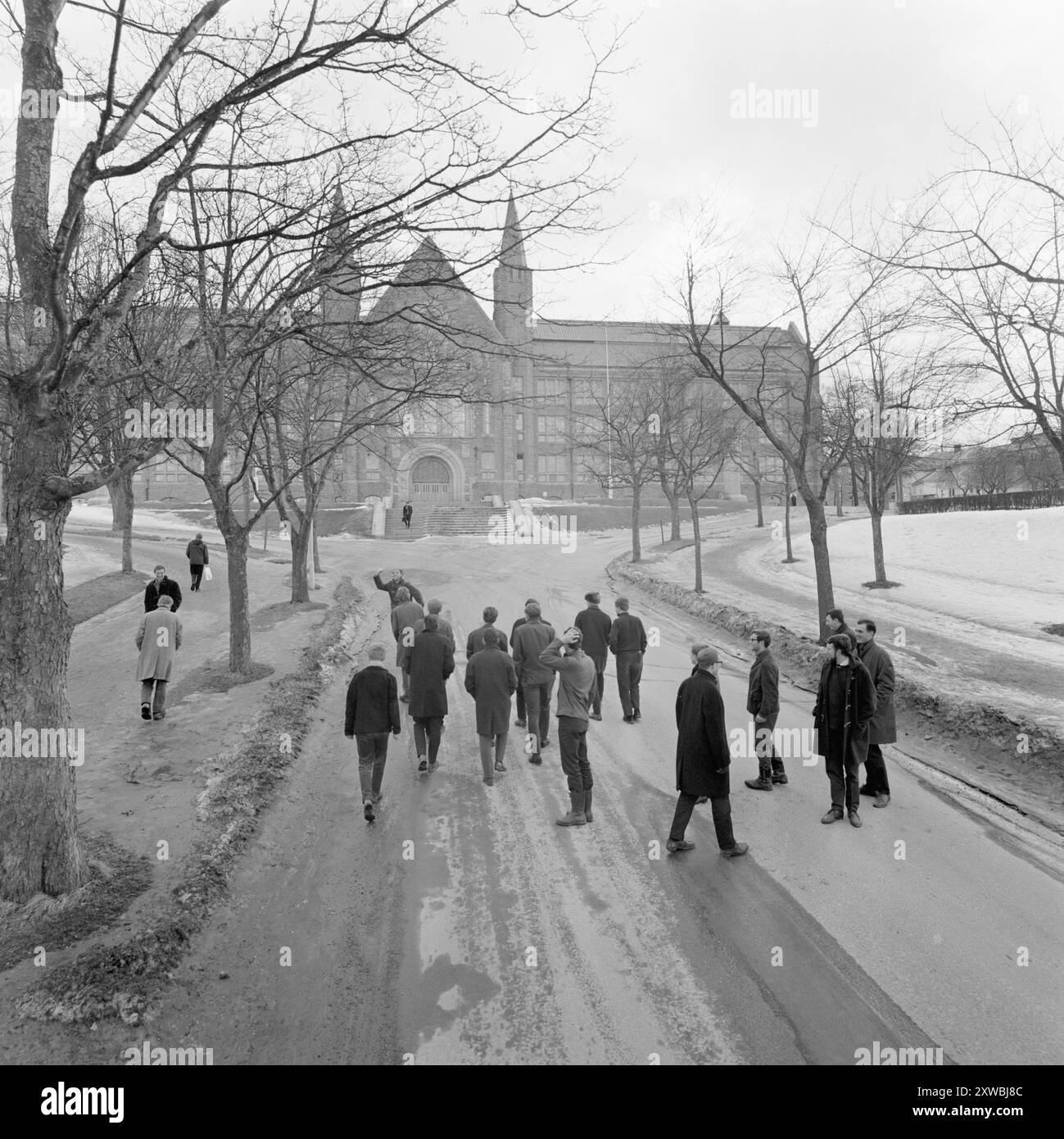 Effettivo 14-7-1967: Dice di no alla NATO. In piena luce questa settimana: Arnulf Kolstad Arnulf Kolstad è uno dei leader di un gruppo di studenti che rifiutano la coscrizione militare in una Norvegia che fa parte della NATO. Foto: Sverre A. Børretzen / Aktuell / NTB ***FOTO NON ELABORATA*** il testo dell'immagine è tradotto automaticamente Foto Stock