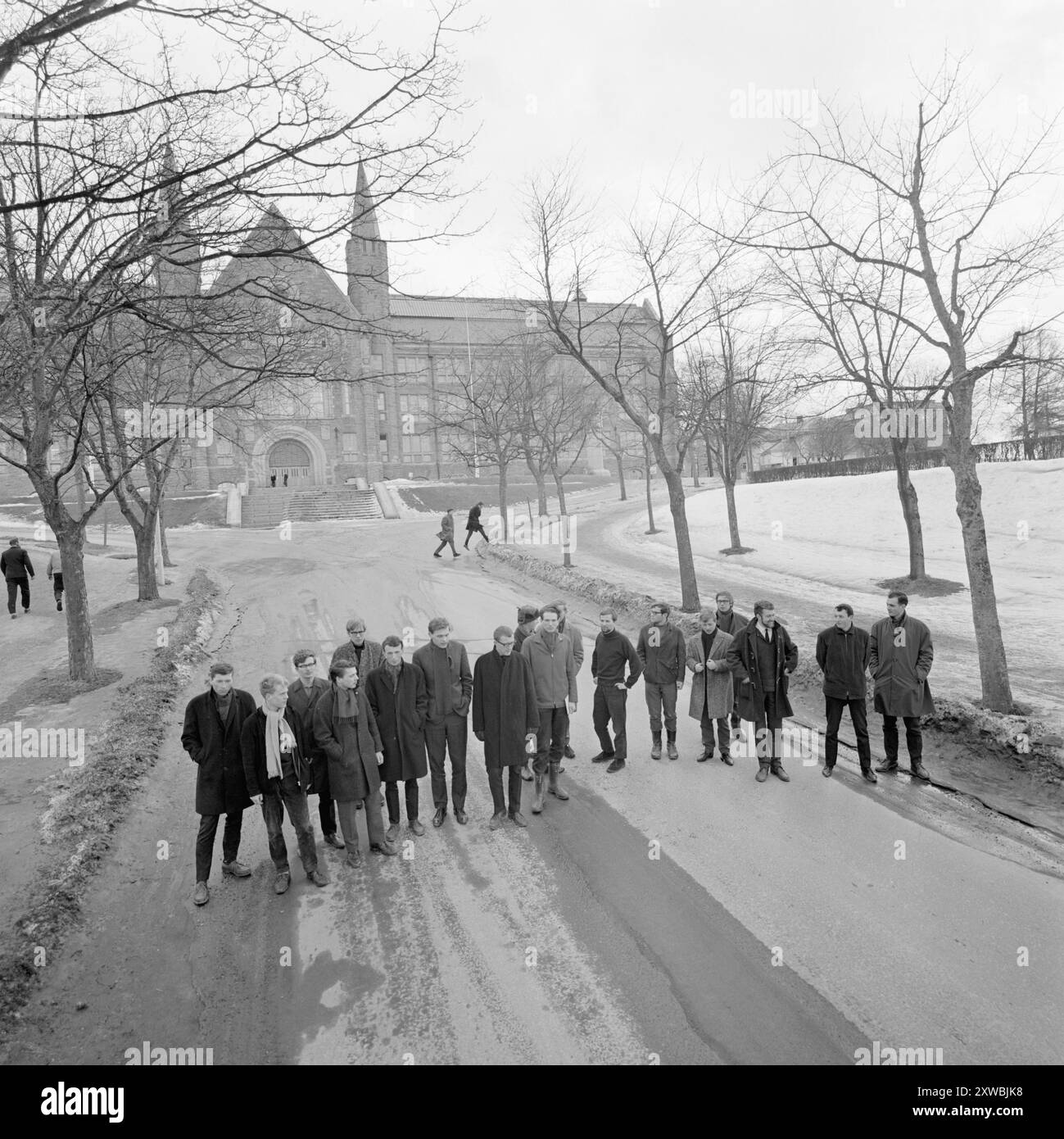 Effettivo 14-7-1967: Dice di no alla NATO. In piena luce questa settimana: Arnulf Kolstad Arnulf Kolstad è uno dei leader di un gruppo di studenti che rifiutano la coscrizione militare in una Norvegia che fa parte della NATO. Foto: Sverre A. Børretzen / Aktuell / NTB ***FOTO NON ELABORATA*** il testo dell'immagine è tradotto automaticamente Foto Stock