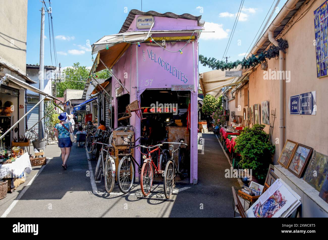 Saint-Ouen-sur-Seine (zona di Parigi): Mercato delle pulci di Saint-Ouen “marche aux puces”. Foto Stock